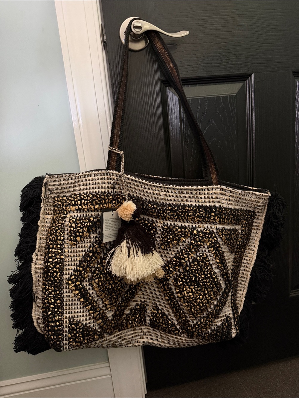 America & Beyond Tuft Tote NWT